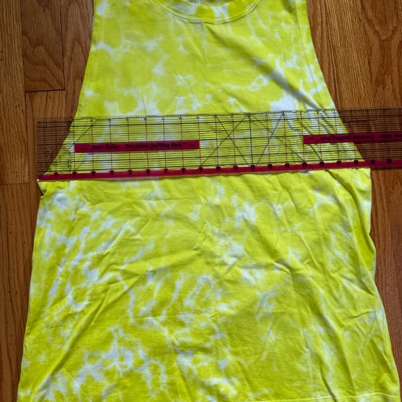 Lululemon tank top neon yellow and white tie dye - Picture 4 of 5